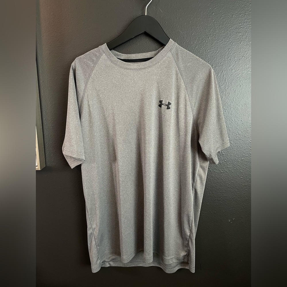 Under Armour Men's Gray Short Sleeve Tee Dri Fit tshirt